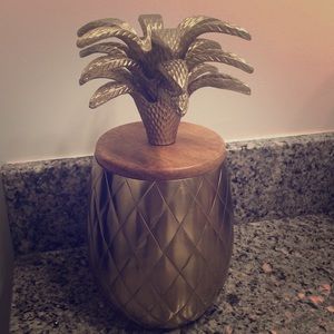Pineapple candle